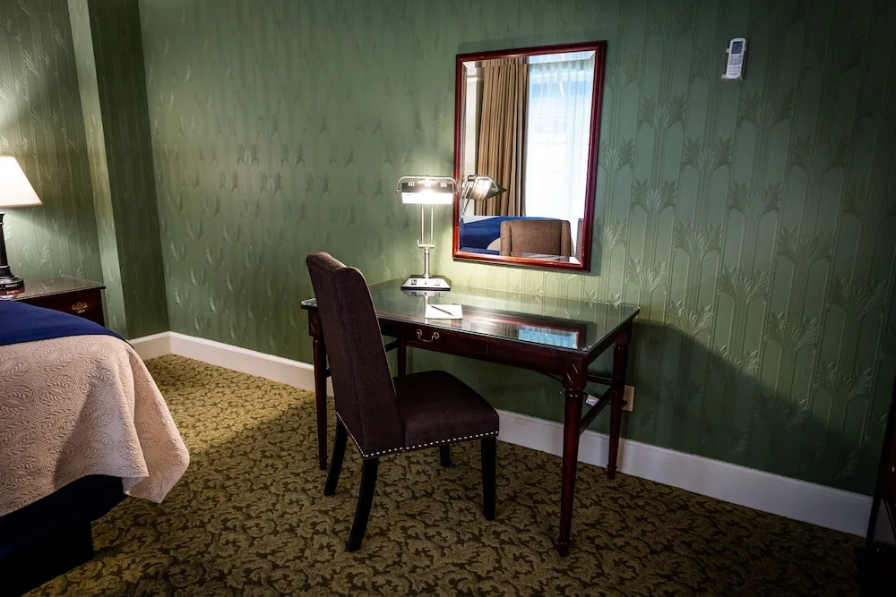 The Hotel Paisano