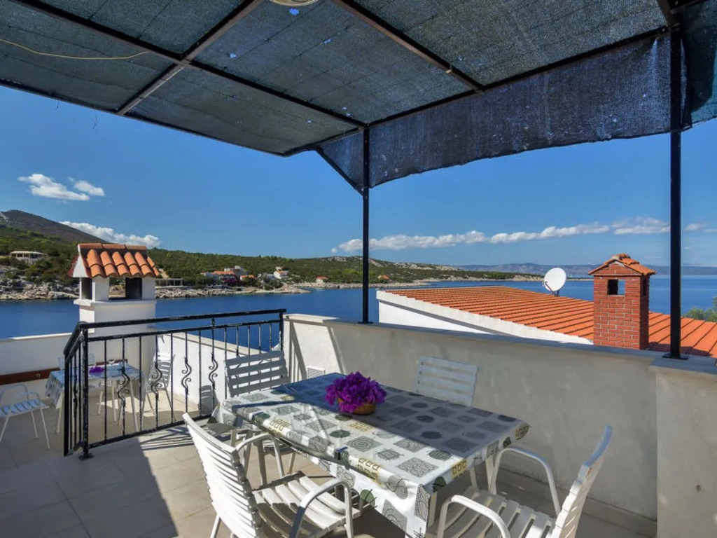 Apartment Cico Hvar/Pokrivenik 25302