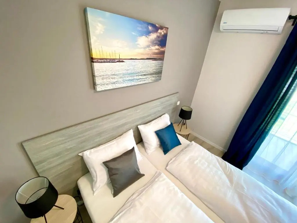 Hotel Holiday