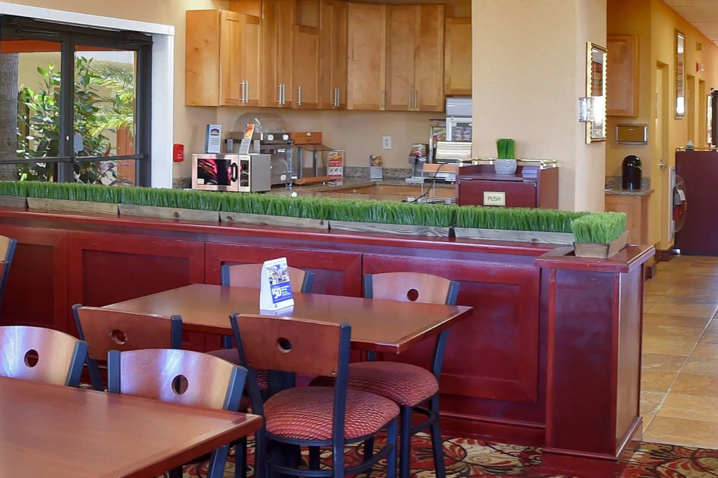 Baymont by Wyndham Orlando East
