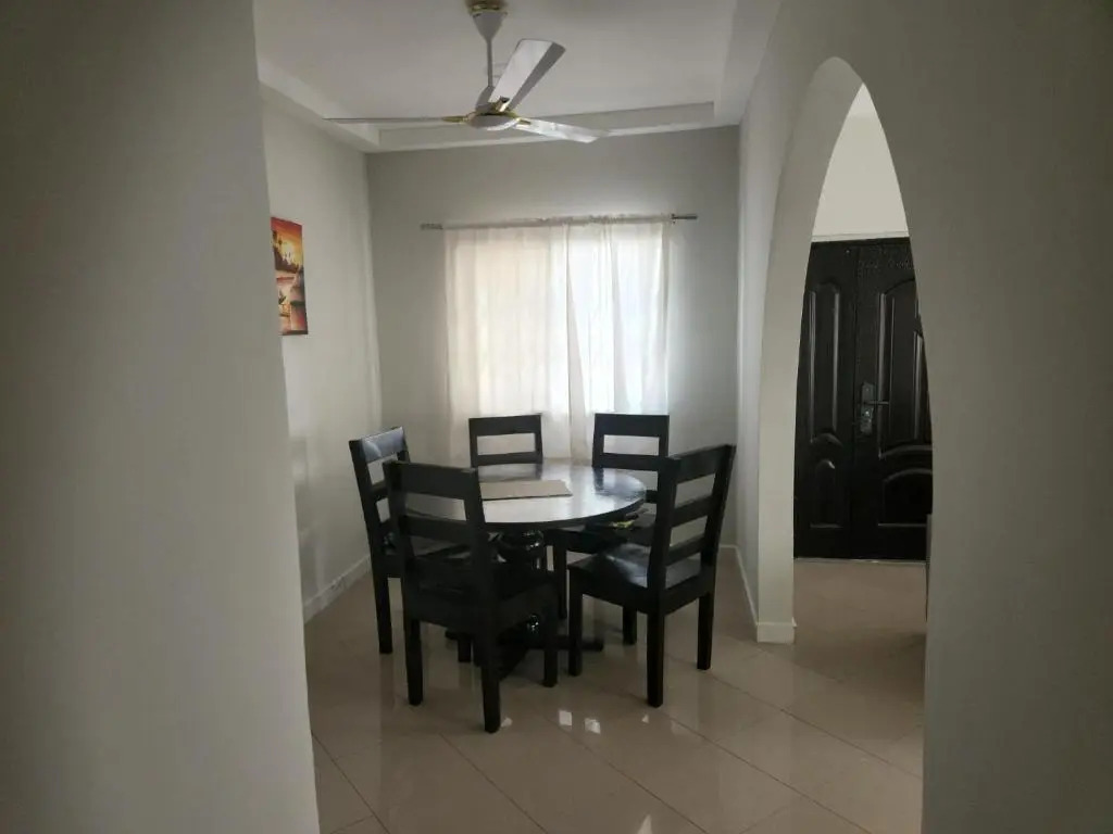 Private 3 Bedroom Home in Gated Community B's Guest House