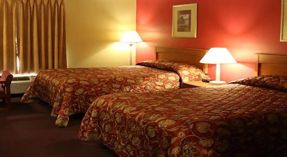 Hometown Inn & Suites