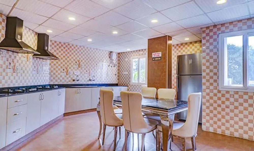 FabHotel Turning Point - Nr Ulsoor Lake
