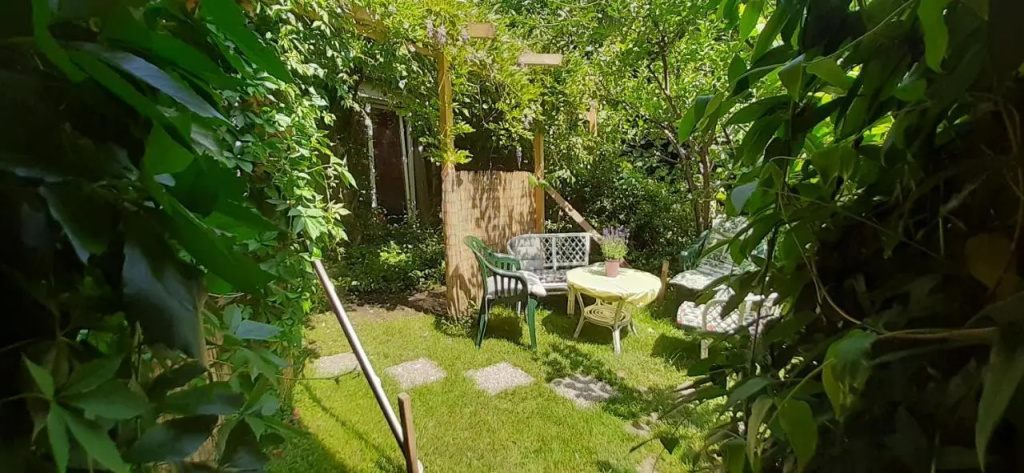 Fassbinder Klause mit Mini-Terrasse