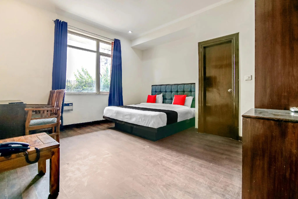 OYO 14545 Hotel Blueleaf
