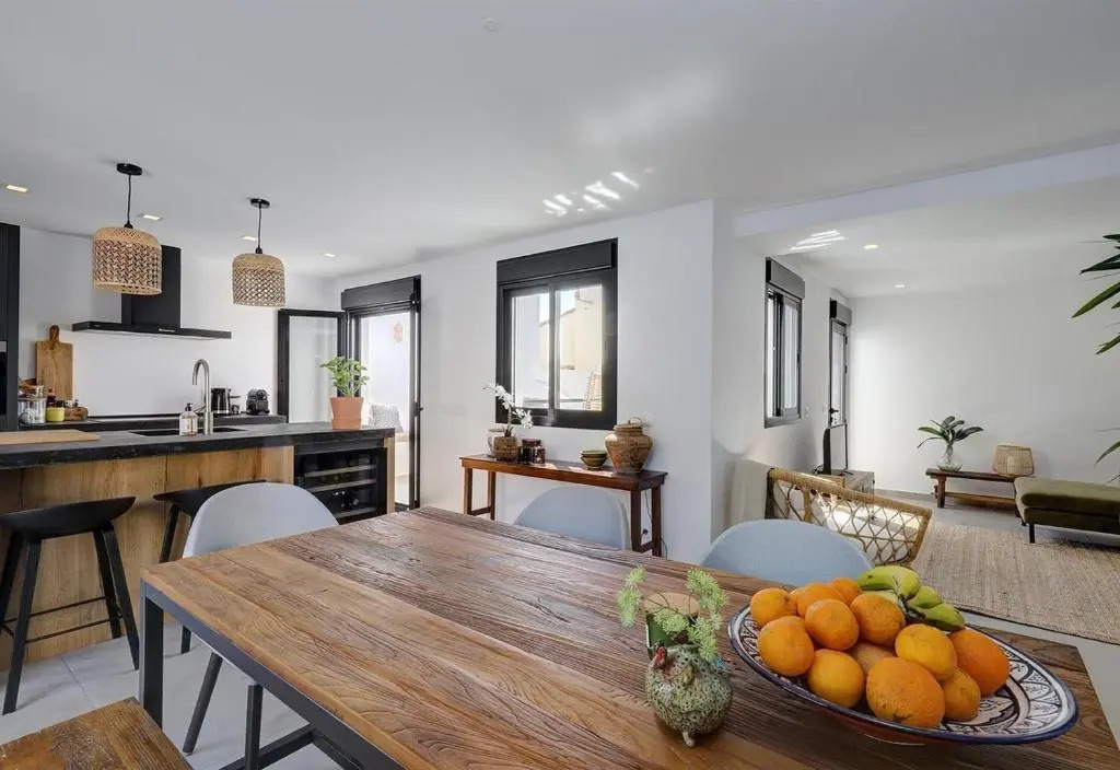 Renovated townhouse San Roque 91