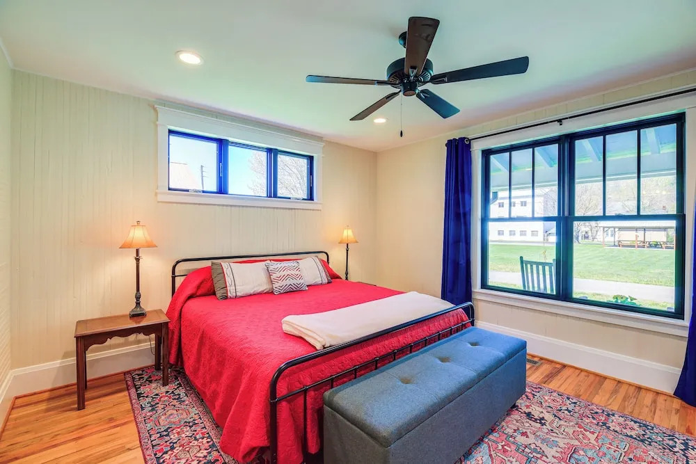 Stunning Damascus Vacation Rental w/ Fire Pit!