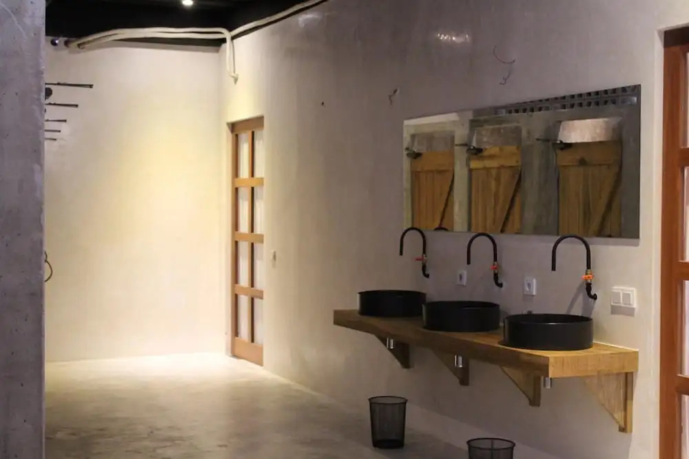 Bamba Capsule Hotel