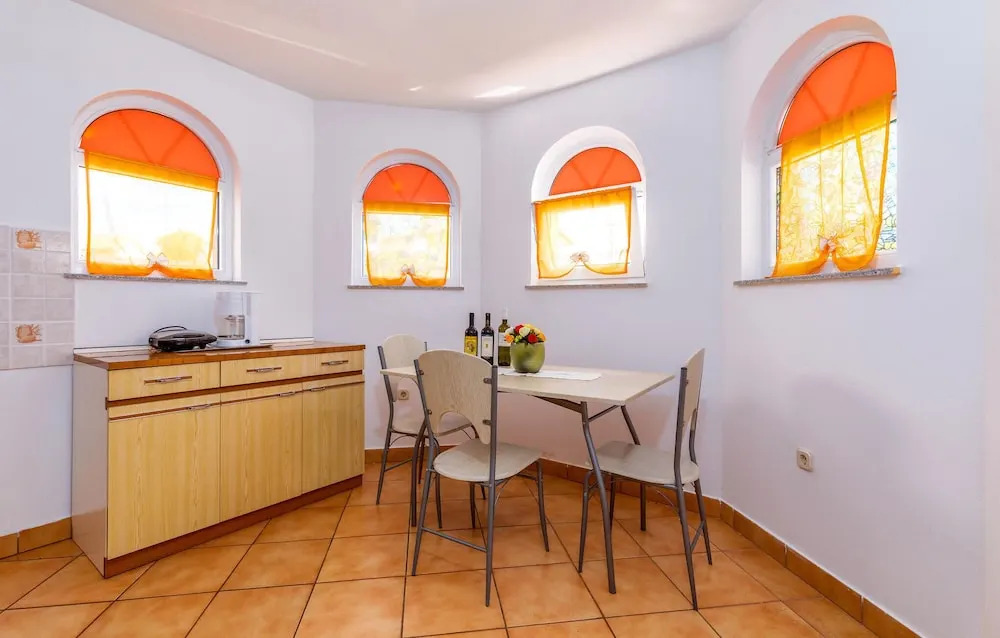 Gorgeous Home In Sisan