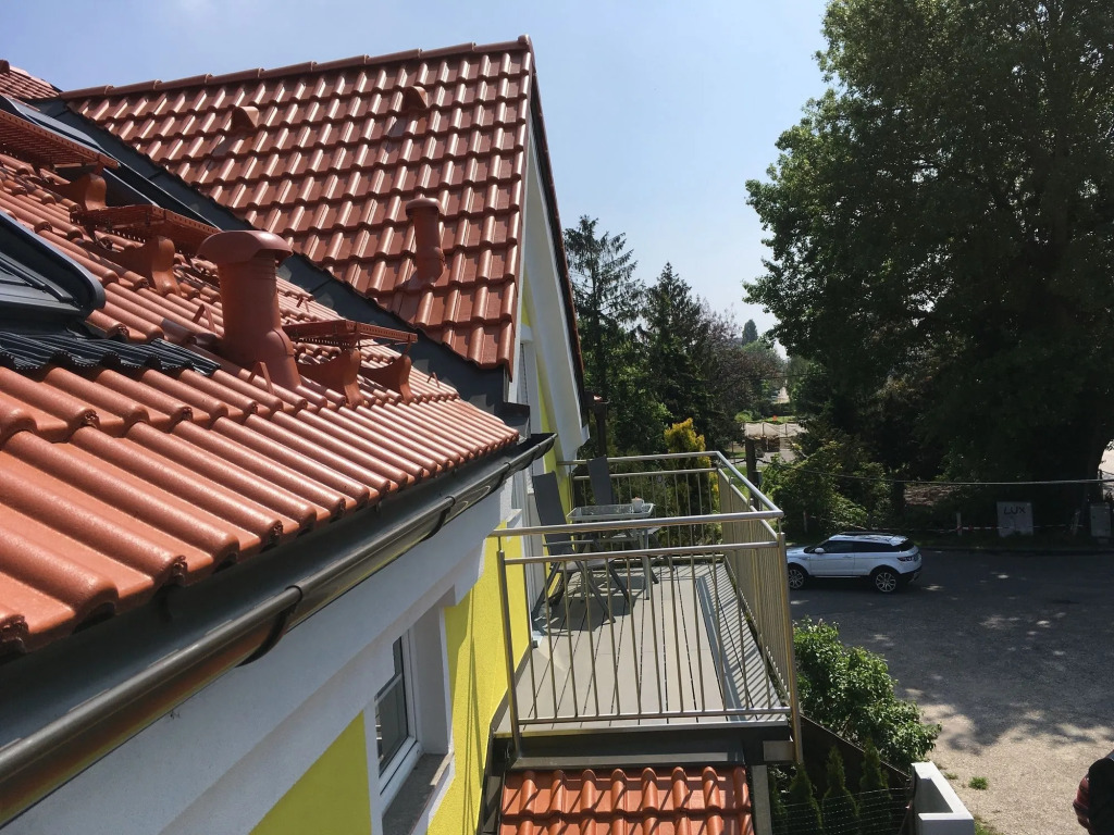 AJO Apartments - Alte Donau Lake or Garden View Balcony Studio - Self-Check-in