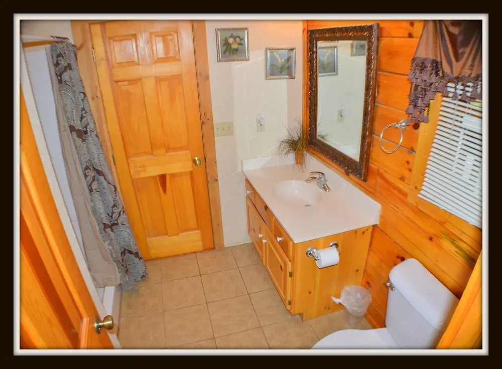 Almost Paradise - 1 Br cabin by RedAwning