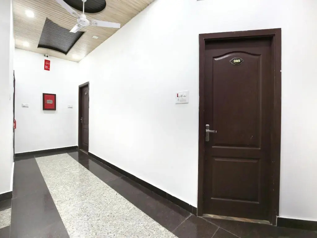 Bharat Lodge by OYO Rooms
