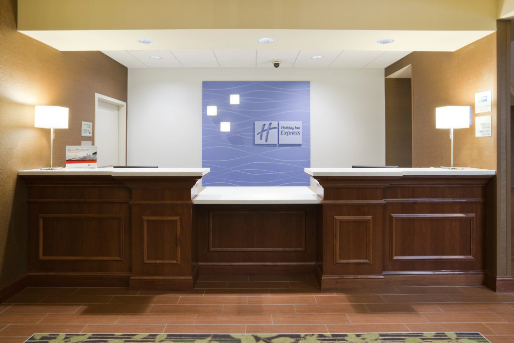 Holiday Inn Express & Suites Willmar by IHG