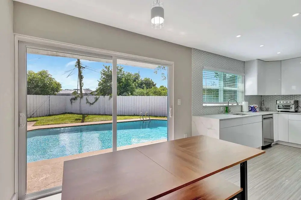 Sunshine Villa - with Private Pool