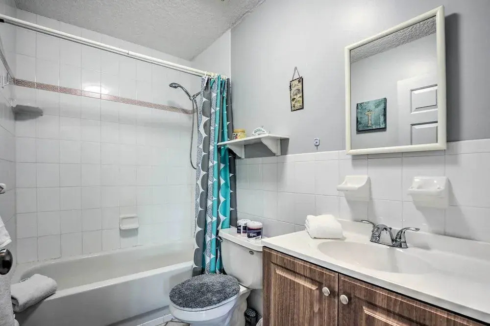 St Augustine Duplex w/ Yard ~ 5 Mi to Downtown!