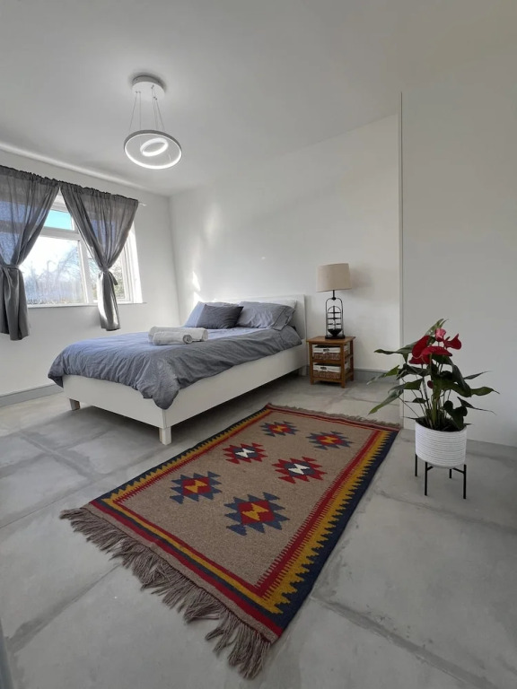 Luxury 2 Bed Apartment in Royal Sutton Coldfield