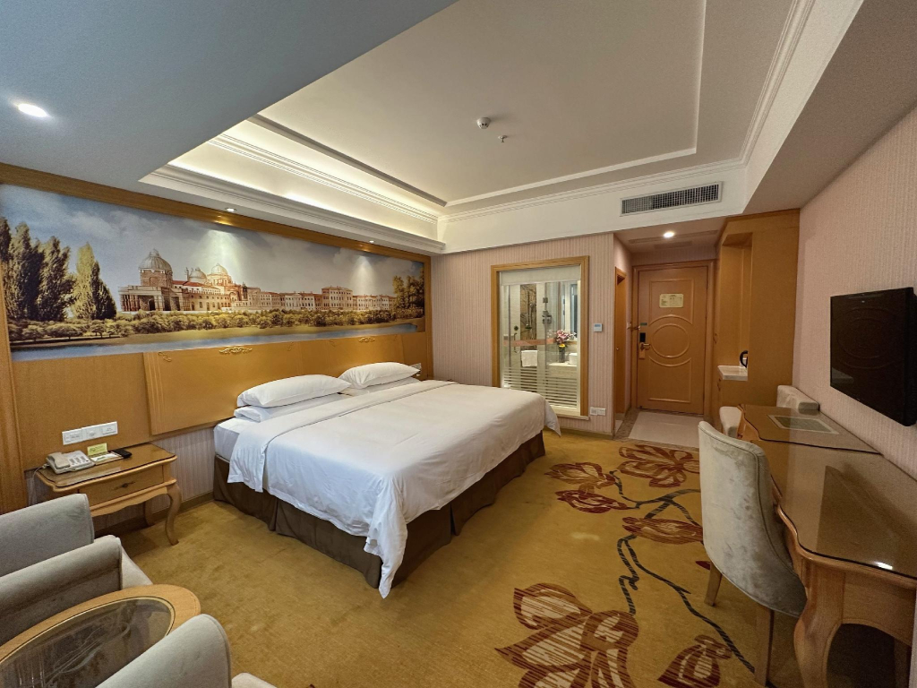 Vienna Hotel (Huizhou Qiuchang Yingbin Road)