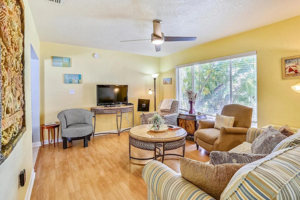 The Cottages at Madeira Beach/Dolphin