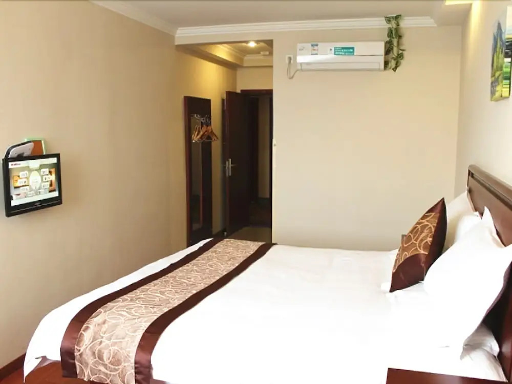 Greentree Inn Shanghai Zhujing