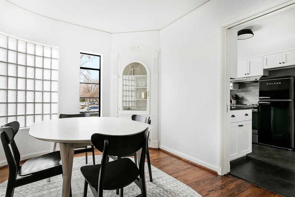 Luxury Contemporary Apartment With Peloton Bike