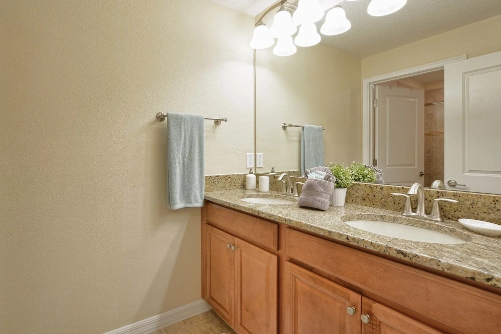 Storey Lake 4 Bedroom Townhome w Splashpool - 1610ST