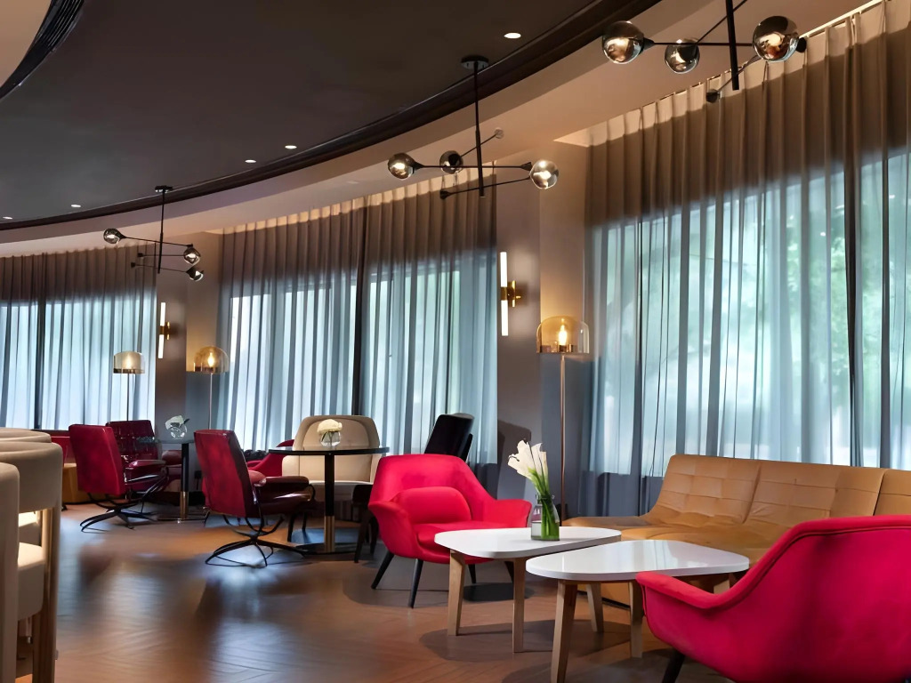 Отель Radisson Red Shanghai Wujiaochang