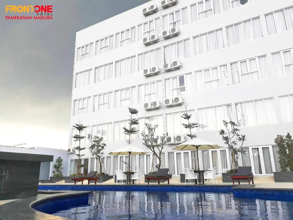 Front One Hotel Pamekasan Madura