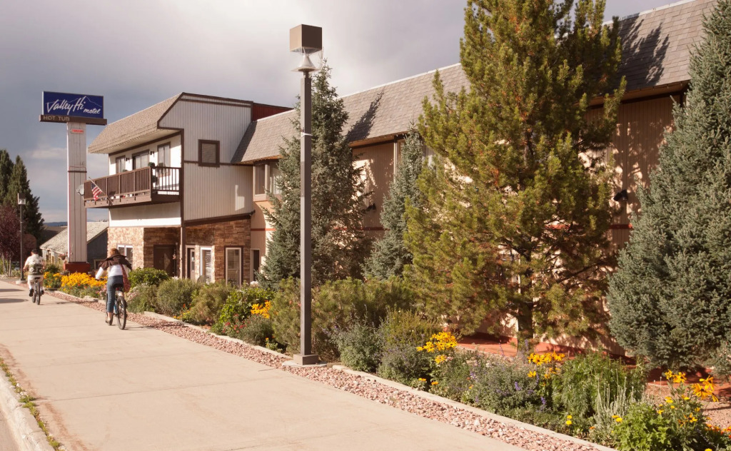 Valley Hi Hotel