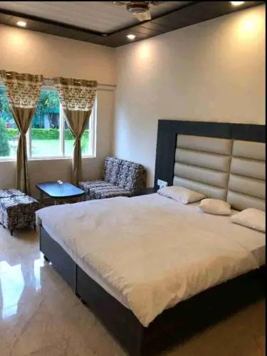 Midway Resort