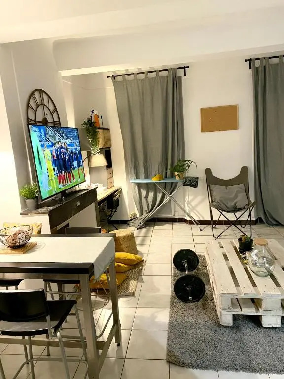 Appartement d'une chambre avec vue sur la ville et wifi a Toulon a 1 km de la plage