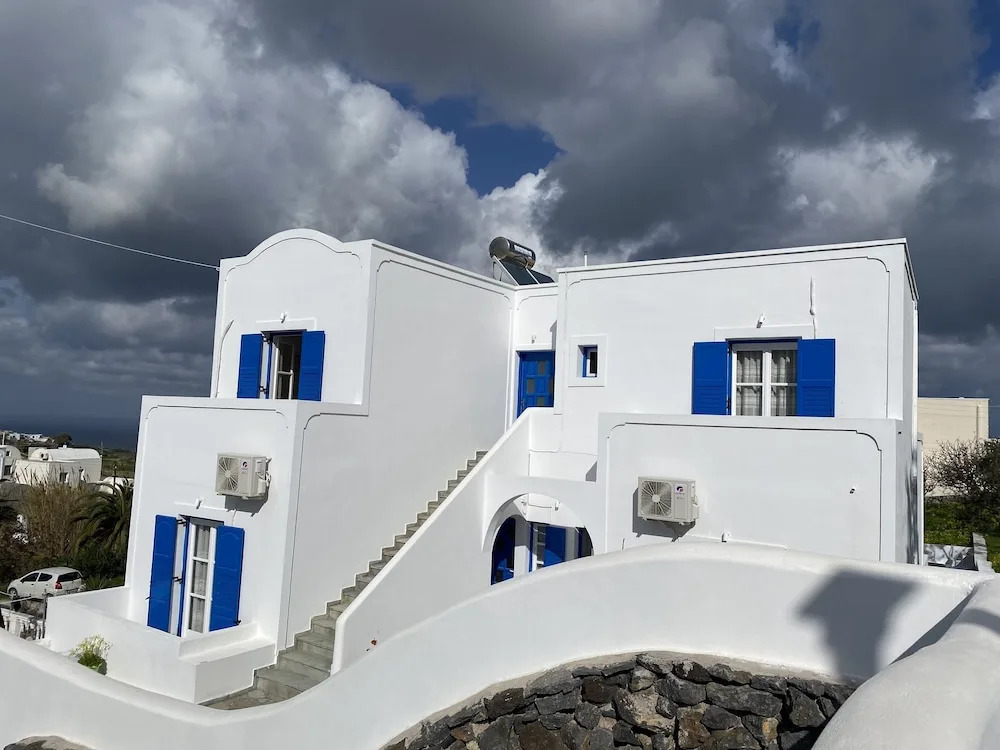 Santorini Wine Villa Downtown Fira