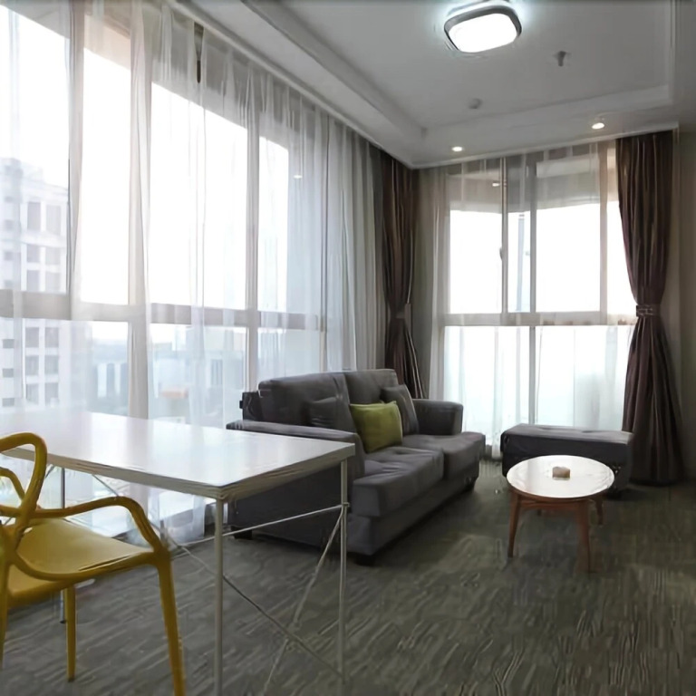 Haining Ruiqi Hotel