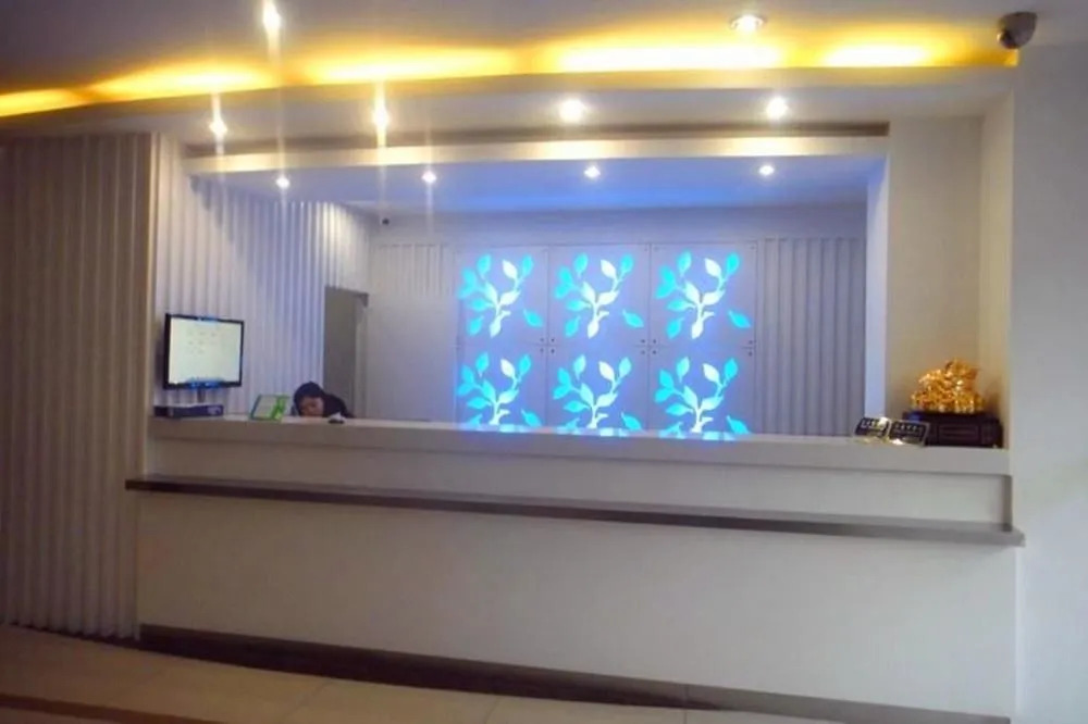 Hanting Hotel Shanghai Babaiban Pudian Road Subway Station