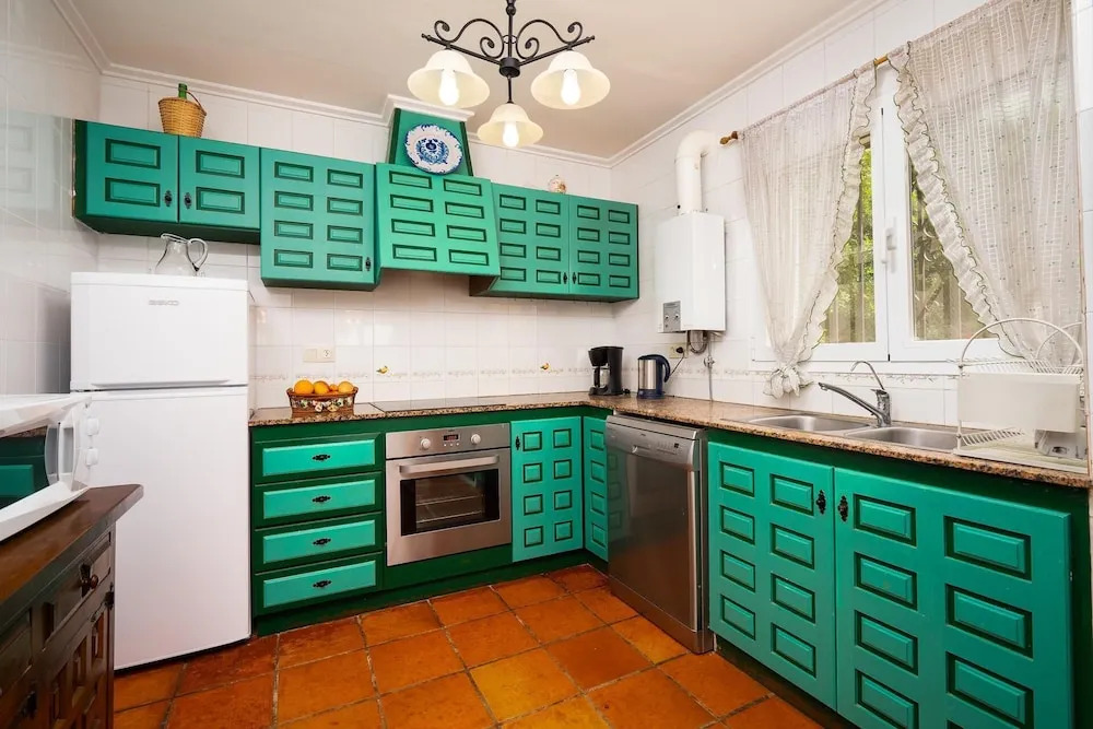 Comfortable 4-bed Villa With Panoramic Views