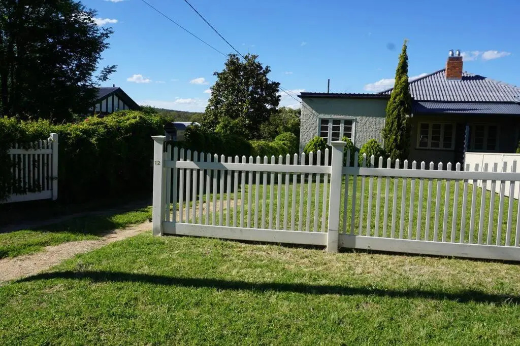Harris House-2 bedroom unit with INDOOR FIREPLACE Holiday home Stanthorpe