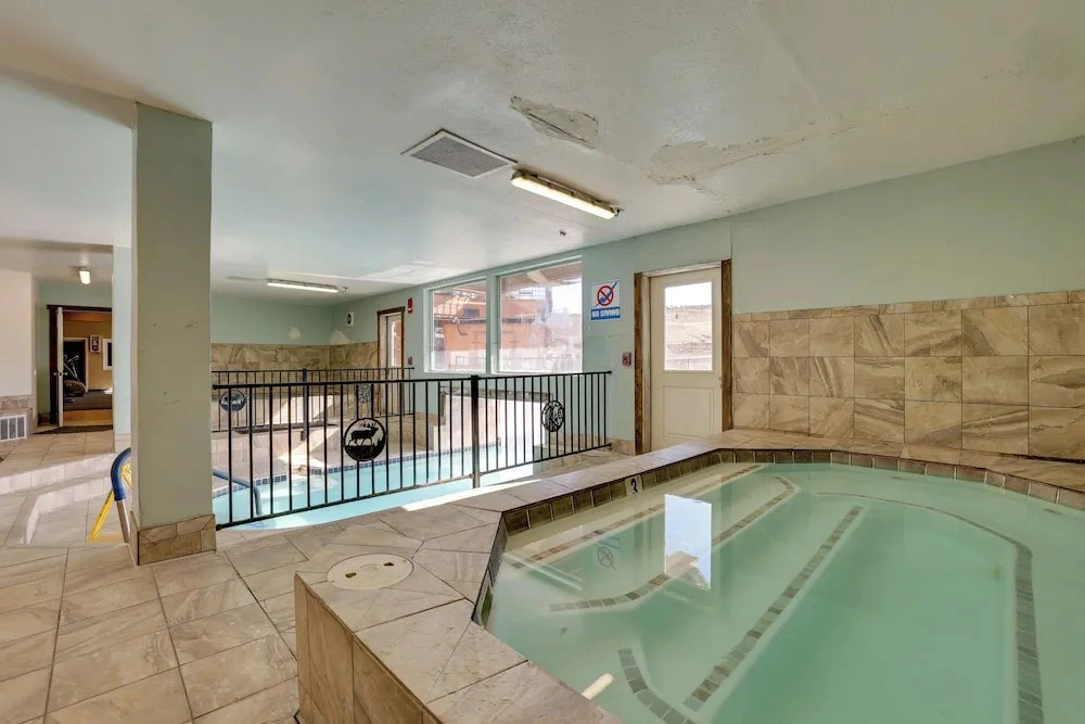 < 1 Mi to Granby Rodeo! Retreat w/ Pool & Hot Tub