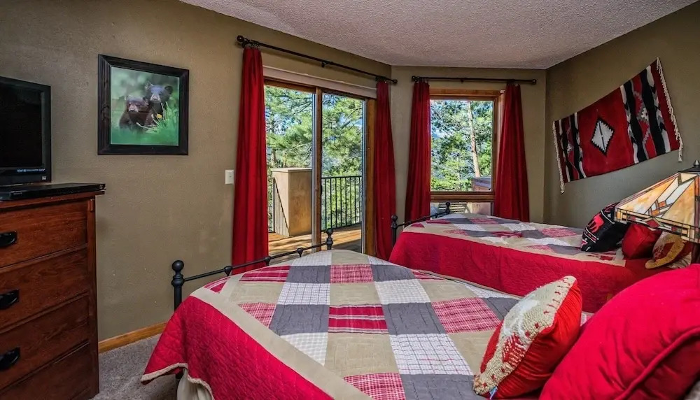 The Cedars Luxury  At Windcliff 5 Bedroom Home by RedAwning