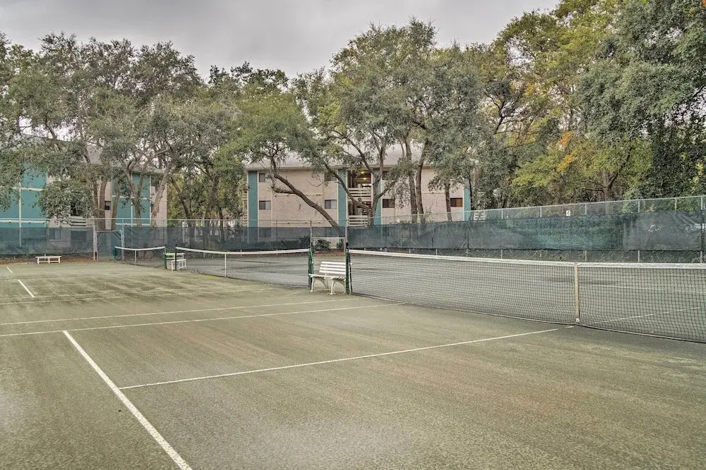 Walk to Folly Field Beach: Hilton Head Condo