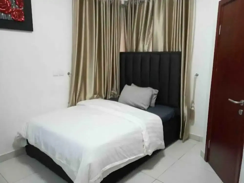 Lilly Grand Luxury Hotel and Apartment