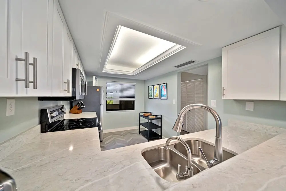 Loggerhead Cay 443 Pet Friendly on the Beach