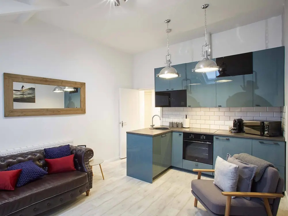 The Surfer's Loft Apartment