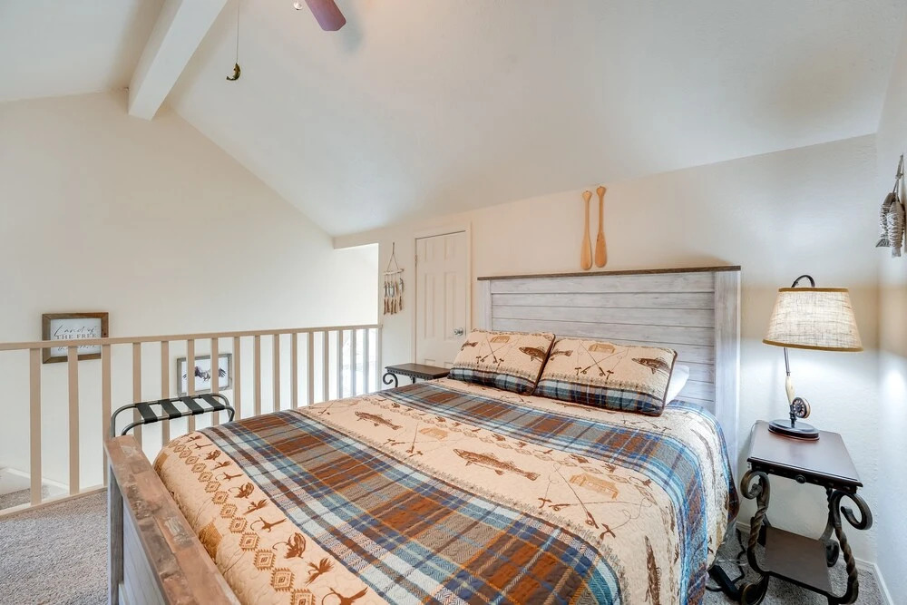 Branson Vacation Rental w/ Loft ~ 4 Mi to Downtown