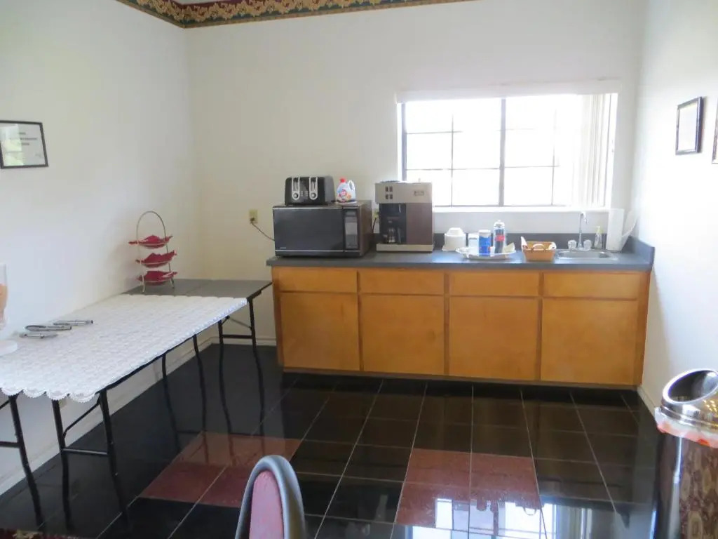 Executive Inn & Suites West Columbia