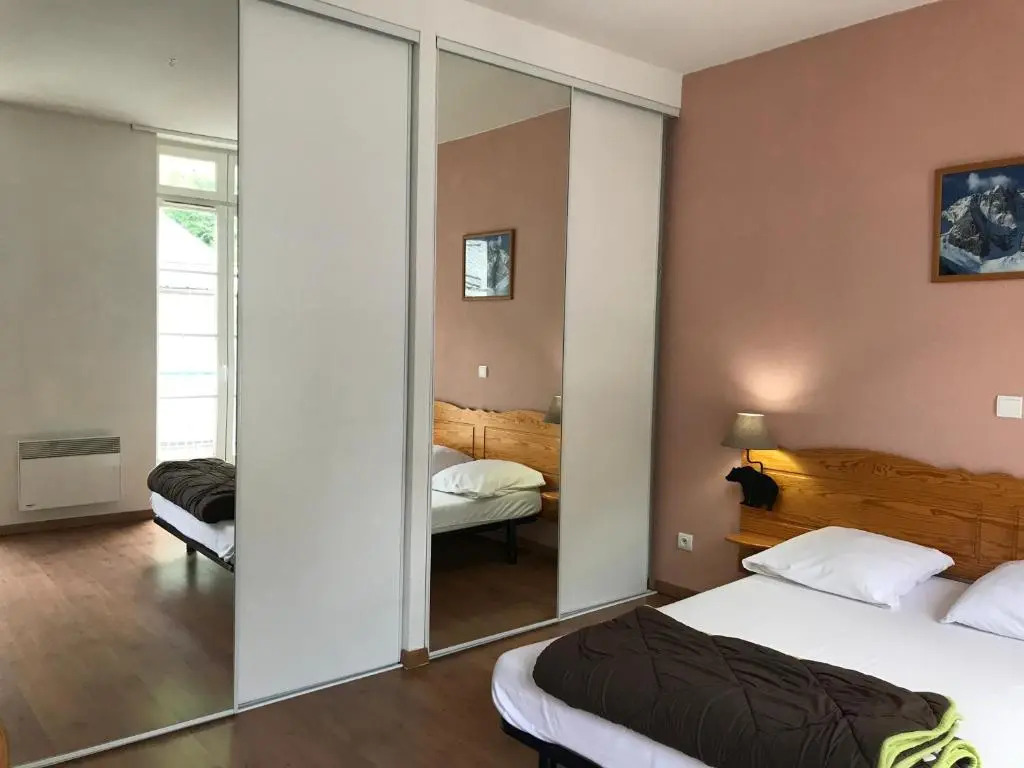 Grand T3 centre Cauterets 6 à 8 pers. WIFI. Balcon