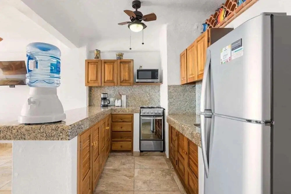 Ocean View 1Br Condo-balcony-beach-pool - 202