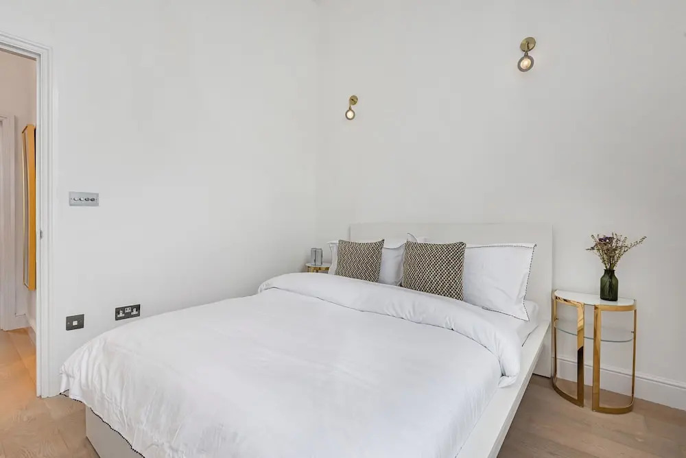 Lady on the Lane- 2 bed Primrose Hill - by Out of Office Lifestyle