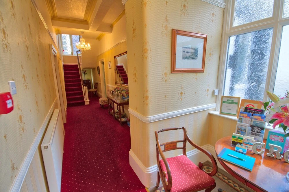 Holcombe House Guest House