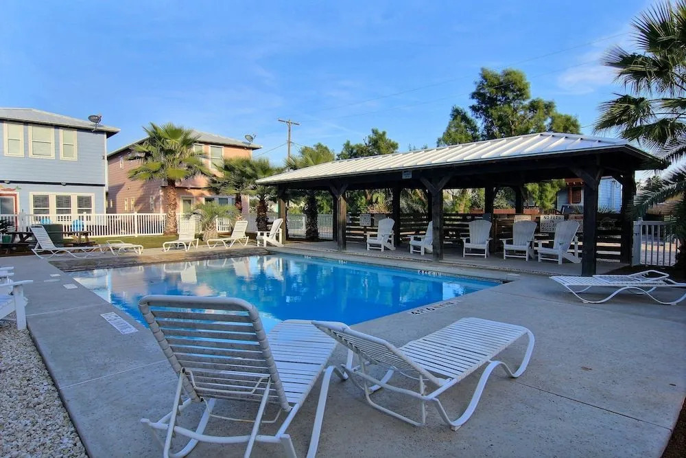 Dockside House SC #2 4 Bedrooms 2.5 Bathrooms Home