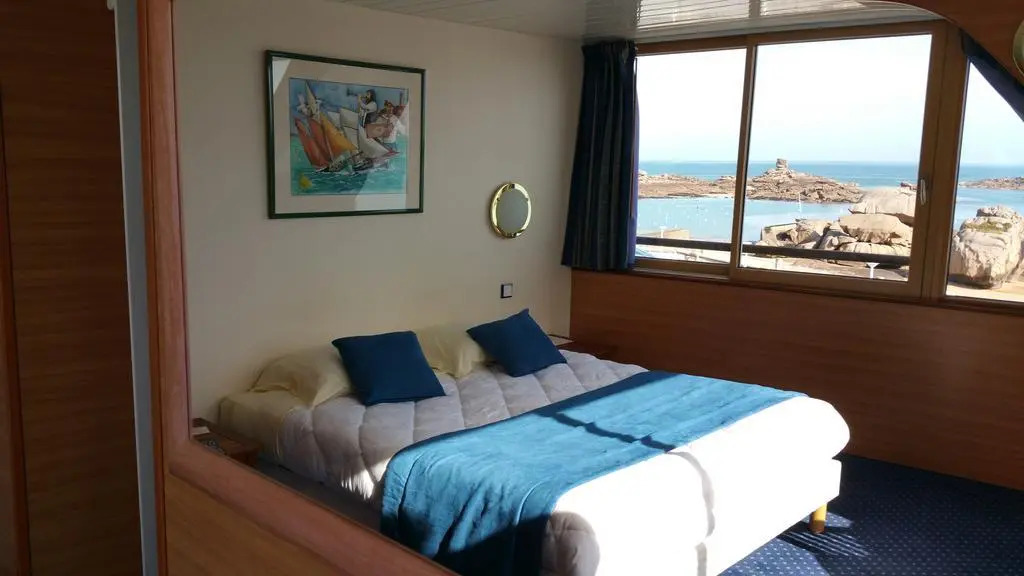 Hotel De La Mer