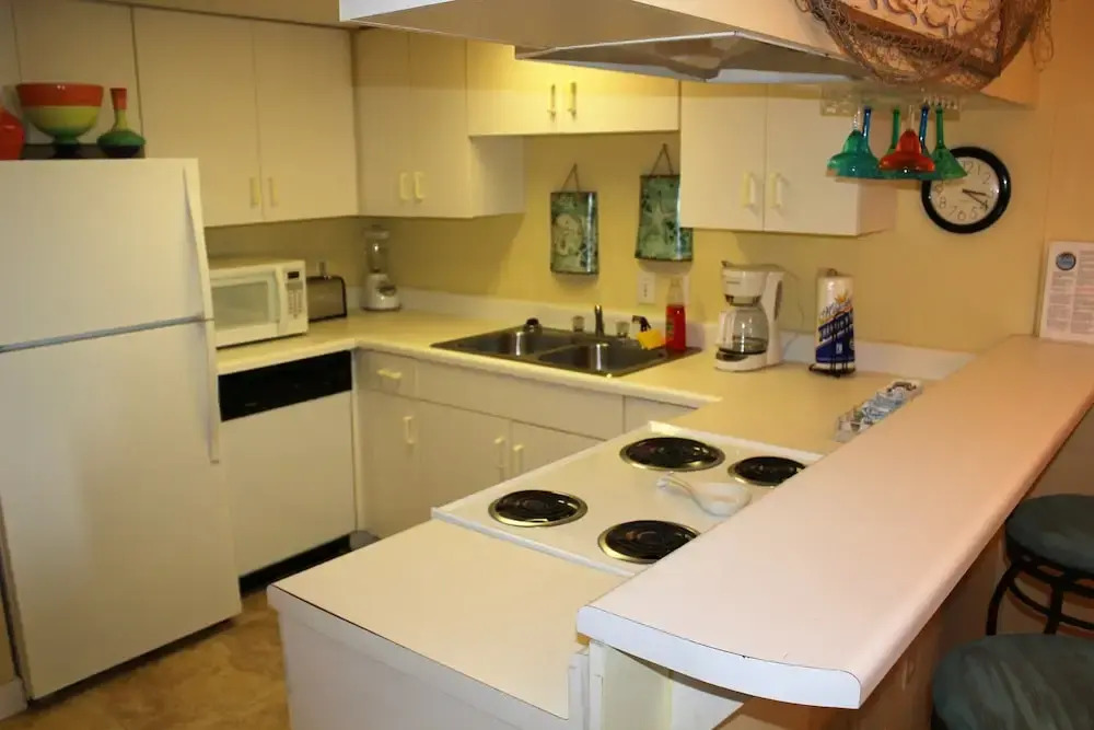 Clearwater 1C by ALBVR - Beautiful Beachfront Views! Great location